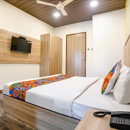 Hotel Via Priceless 3*