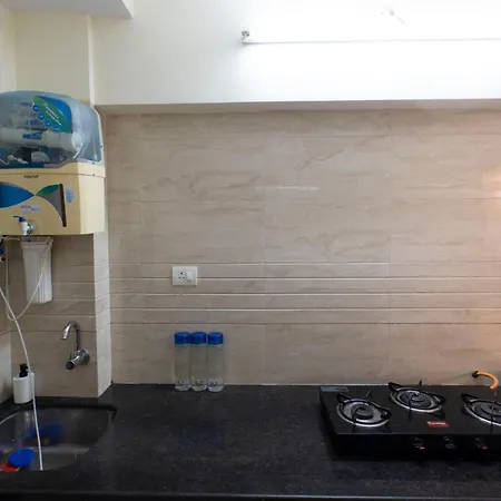 Spacious, Stylish, Upper Floor 3bhk Near Bkc Apartment *