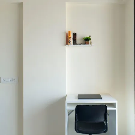 Spacious, Stylish, Upper Floor 3bhk Near Bkc Mumbai