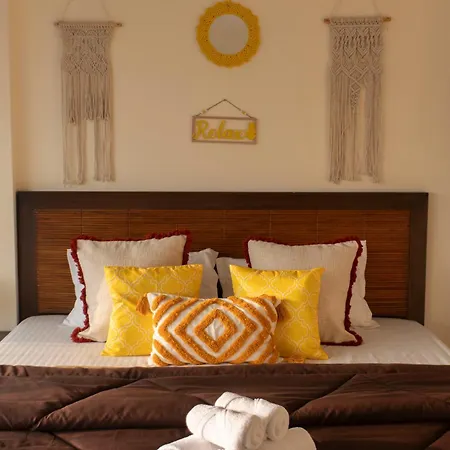 Spacious, Stylish, Upper Floor 3bhk Near Bkc Apartment