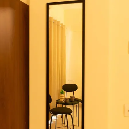 Apartment Spacious, Stylish, Upper Floor 3bhk Near Bkc Mumbai