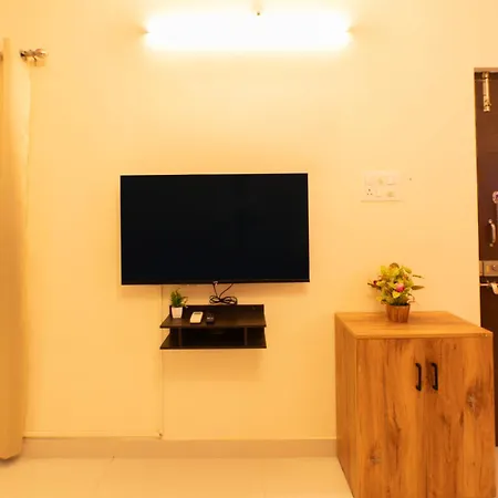 Spacious, Stylish, Upper Floor 3bhk Near Bkc