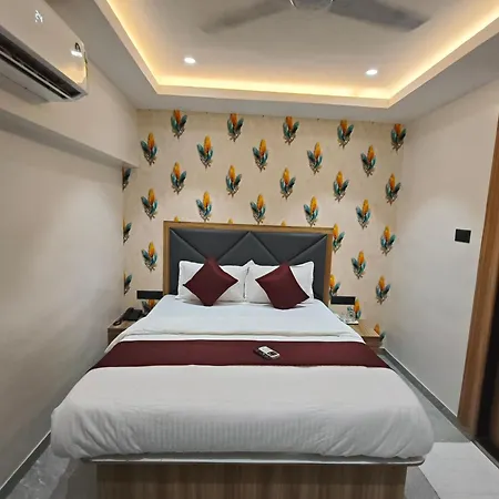 Golden Tree Hotel