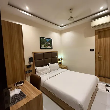 Hotel M E R I T O N T-2 Mumbai