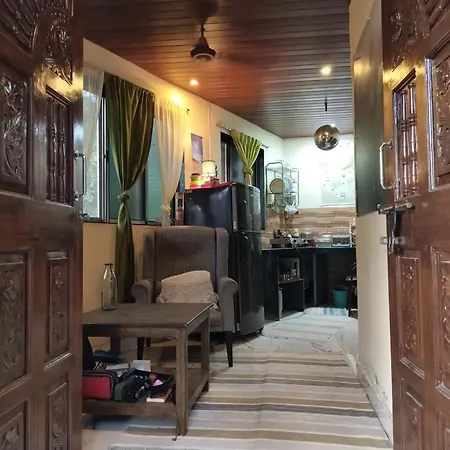 Montana House Mini Goa Villa *