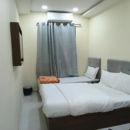 Lexus 5 Hotel Mumbai