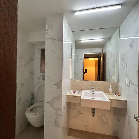 Royal Park Hotel 2*