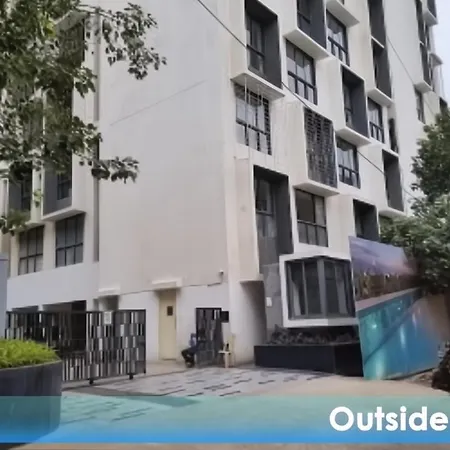 2bhk Service In Bkc By Florastays Apartment