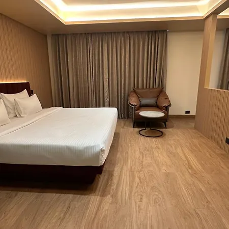 37th Crescent Navi