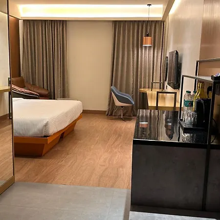 37th Crescent Navi Hotel