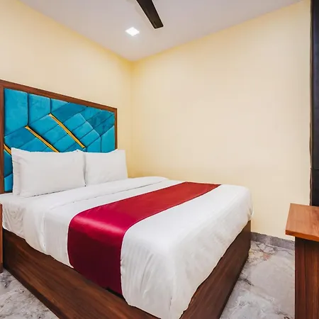 Aai Om Residency Hotel 2*