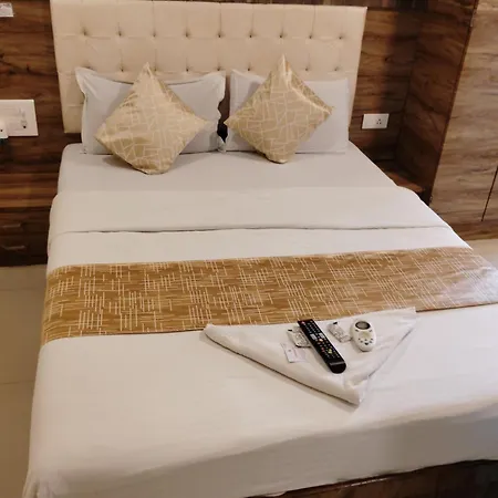 Hotel Crystal Park Near Nesco Exhibition Center *