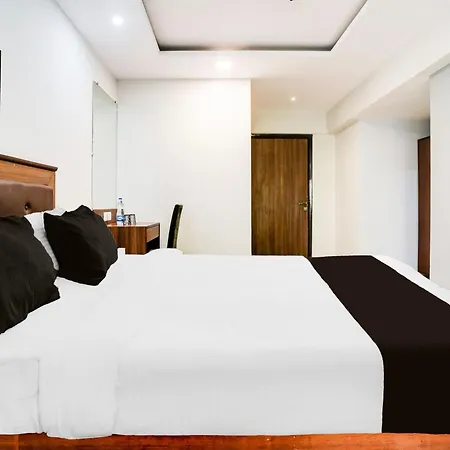 Townhouse Marol Near Airport Hotel 4*