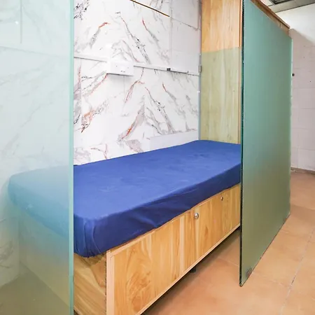 Zest 1054-andheri West Hostel *