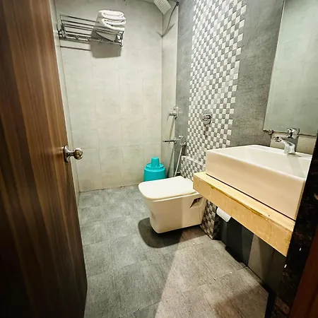 Emerald Hotel