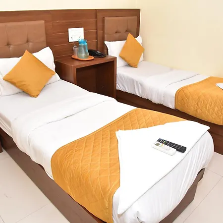Embassy Hotel 3*