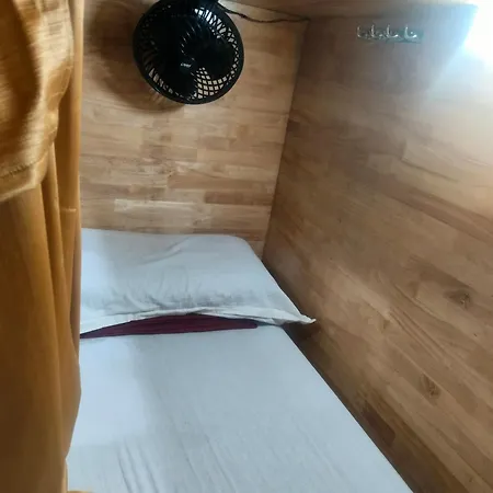 Hostel Breeze Bed Space *