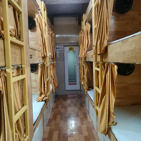Hostel Breeze Bed Space