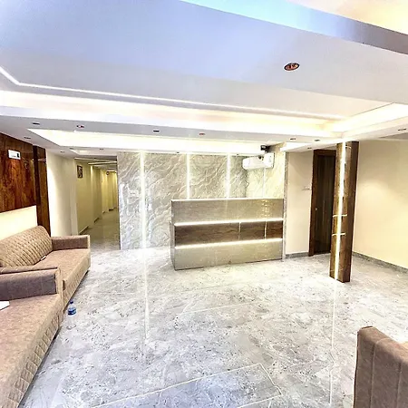 Crystal Castle Goregaon West Link Road, 4* Mumbai