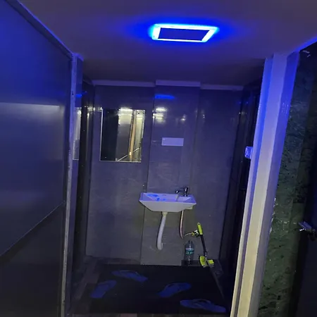 Golden Sands And Single Ac