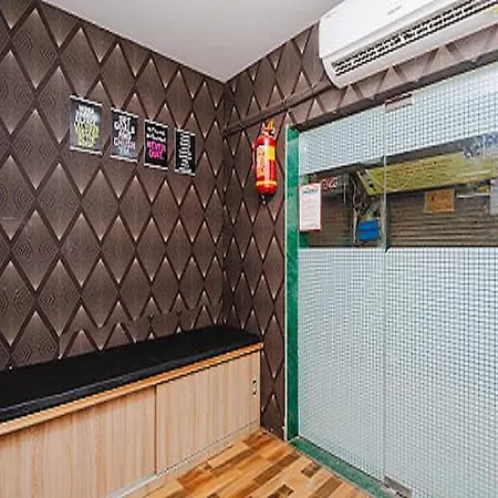 Golden Sands And Single Ac Apartment *