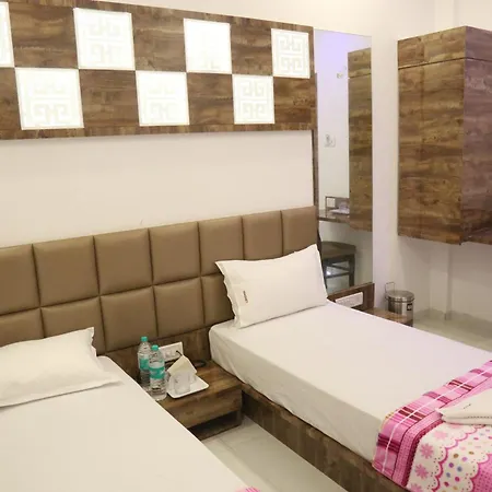 Magnum Airport T-2 Hotel