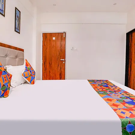 Hotel Fabhotel Utsav Residency