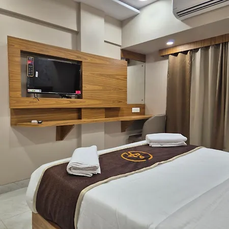Hotel Galaxy Bkc