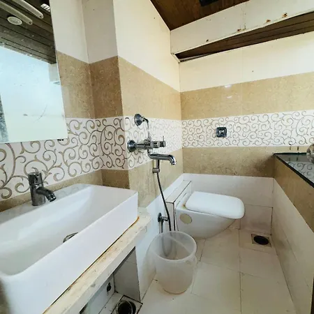 Artusinn Midc Andheri East 3*