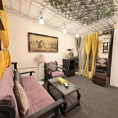 Independent Garden Cottage-bandra-carter Road Apartment Mumbai