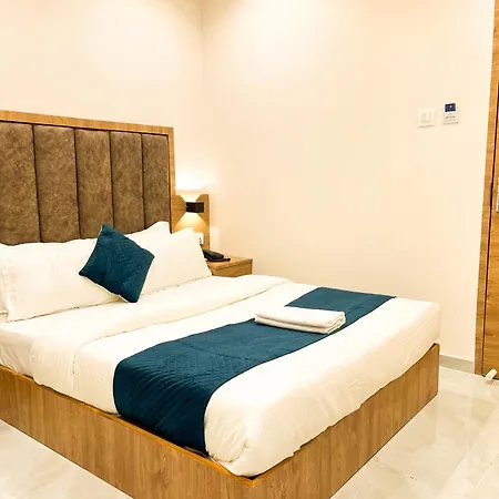 Grand Executive Hotel 2*