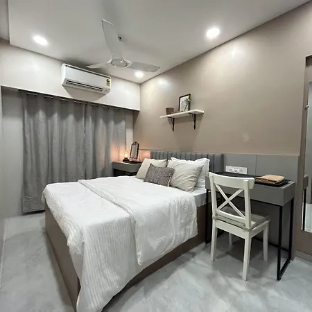 Apartment Downtown 3 Bhk Appt, Mahalaxmi, 1402