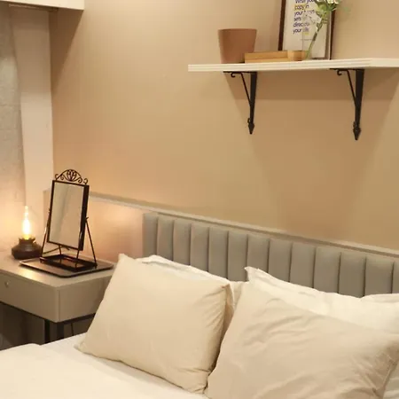 Downtown 3 Bhk Appt, Mahalaxmi, 1402 *