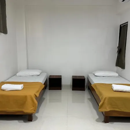 Apartment Luxurious 4bhk In Kandivli Spacious Scenic And Family Friendly