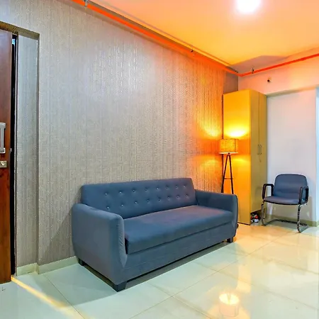 Hsquare Luxury Goregaon Apartment *
