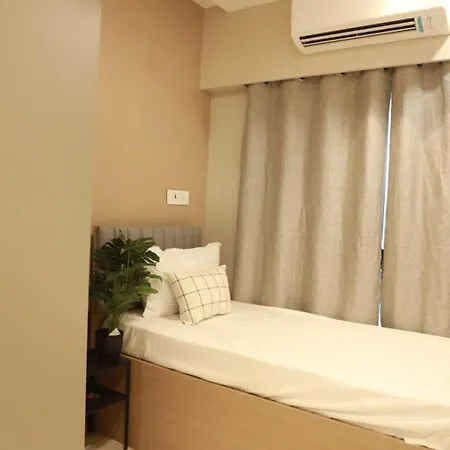 Downtown 2and Half Bhk Appt, Mahalaxmi, 1201 Apartment *