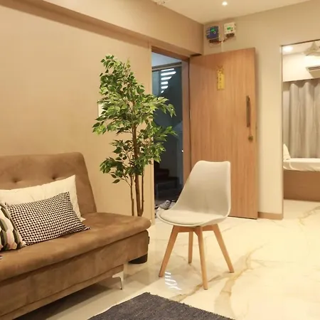 Downtown 2and Half Bhk Appt, Mahalaxmi, 1201 Mumbai