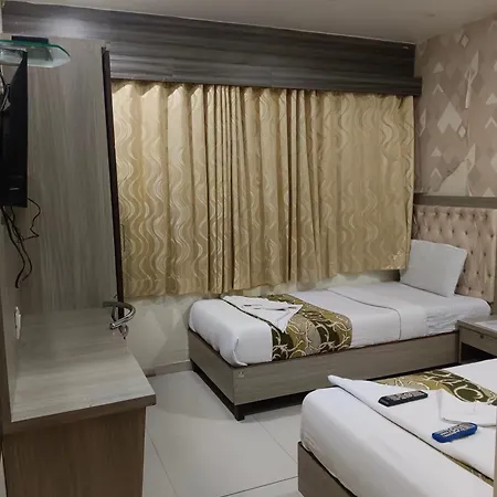 Time Gold Near Domestics Airport Guest house 2*