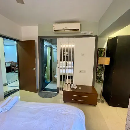 Bandra View 2bhk At Hill Road Apartment Mumbai