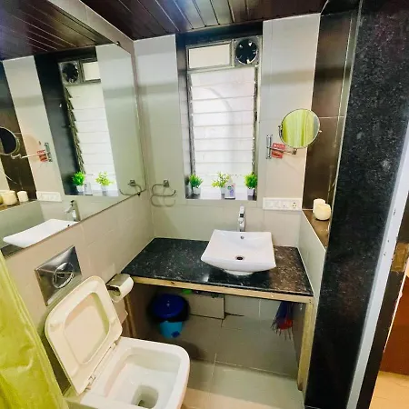 Bandra View 2bhk At Hill Road Apartment Mumbai