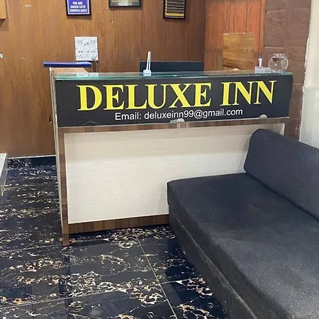 Deluxe - Near Kokilaben Dhirubhai Ambani Hospital Hotel 3*