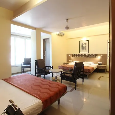 Samrat Hotel 3*