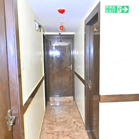 Preston Hotel *