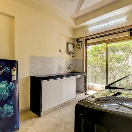 Apartment 1 Private Bedroom In A 2bhk Near Bkc Kalina
