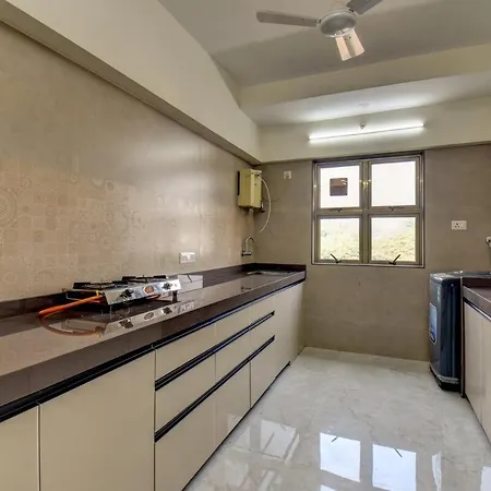 Apartment Private Bedroom In A Shared 2 Bhk Modern Apartment - Bkc Mumbai Mumbai