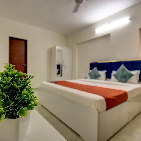 Private Bedroom In A Shared 2 Bhk Modern Apartment - Bkc Mumbai Mumbai