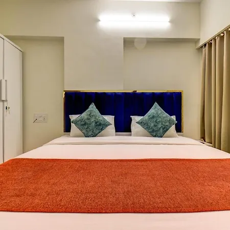 Private Bedroom In A Shared 2 Bhk Modern Apartment - Bkc Mumbai *