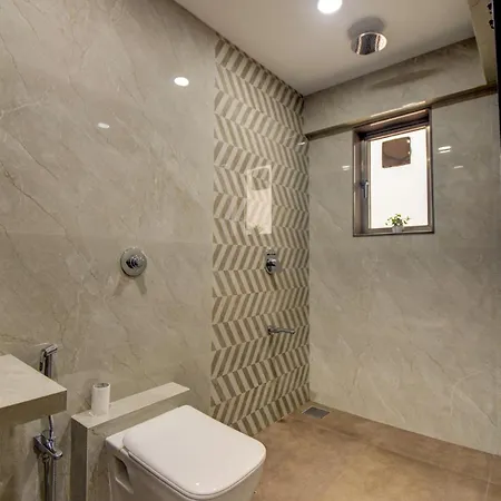 Private Bedroom In A Shared 2 Bhk Modern Apartment - Bkc Mumbai Apartment Mumbai