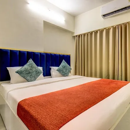 Private Bedroom In A Shared 2 Bhk Modern Apartment - Bkc Mumbai Apartment *