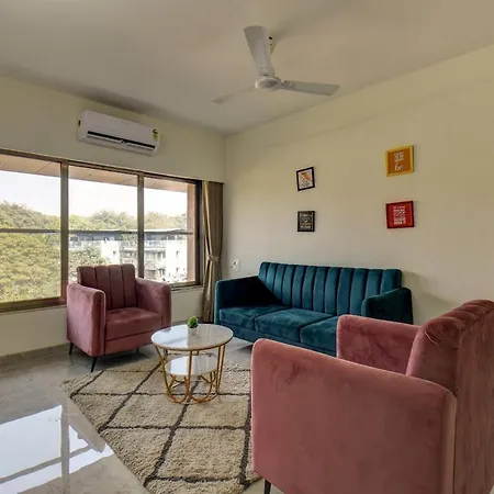 Private Bedroom In A Shared 2 Bhk Modern Apartment - Bkc Mumbai Apartment